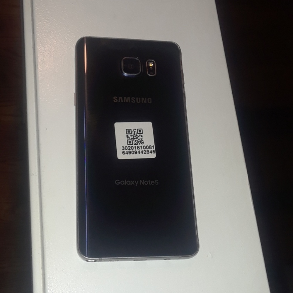 Samsung Note 5 - Picture 2 of 2